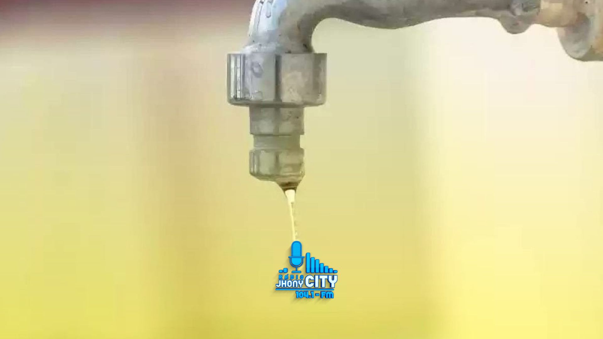 ​Sem abastecimento há uma semana, moradores do Bom Retiro apelam para uso de água da chuva